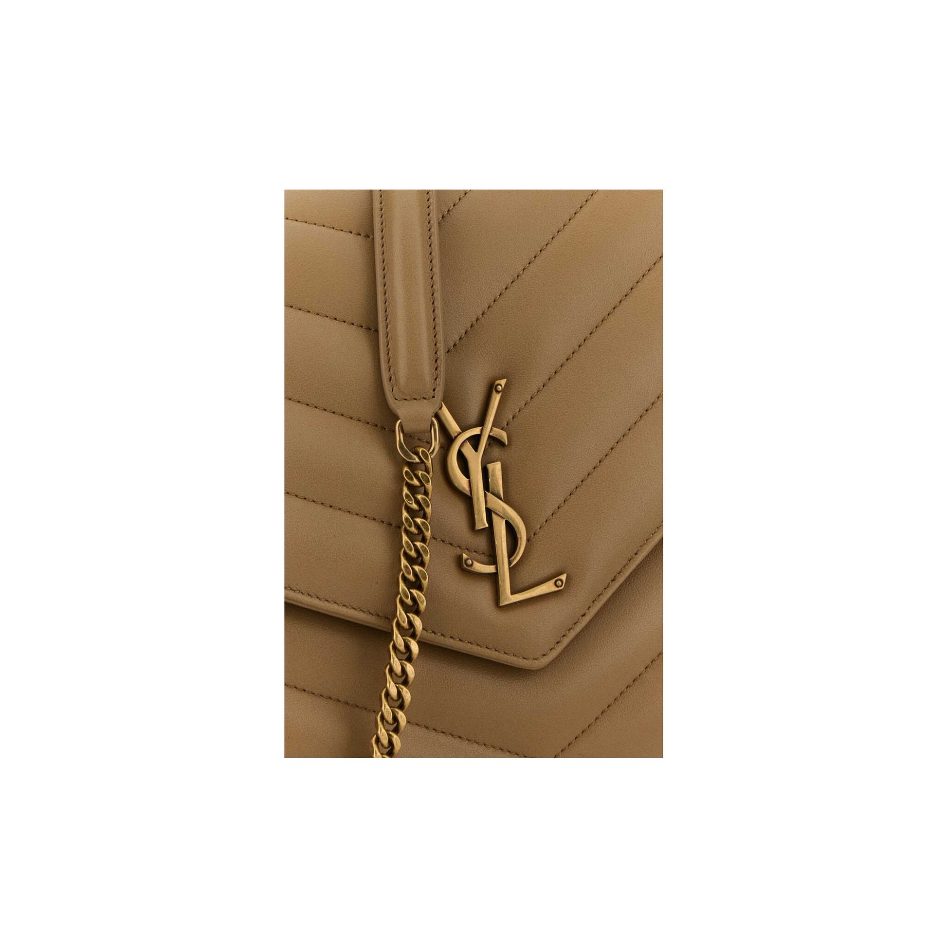 Saint Laurent Mala de Ombro Grande Loulou em Pele de Cordeiro