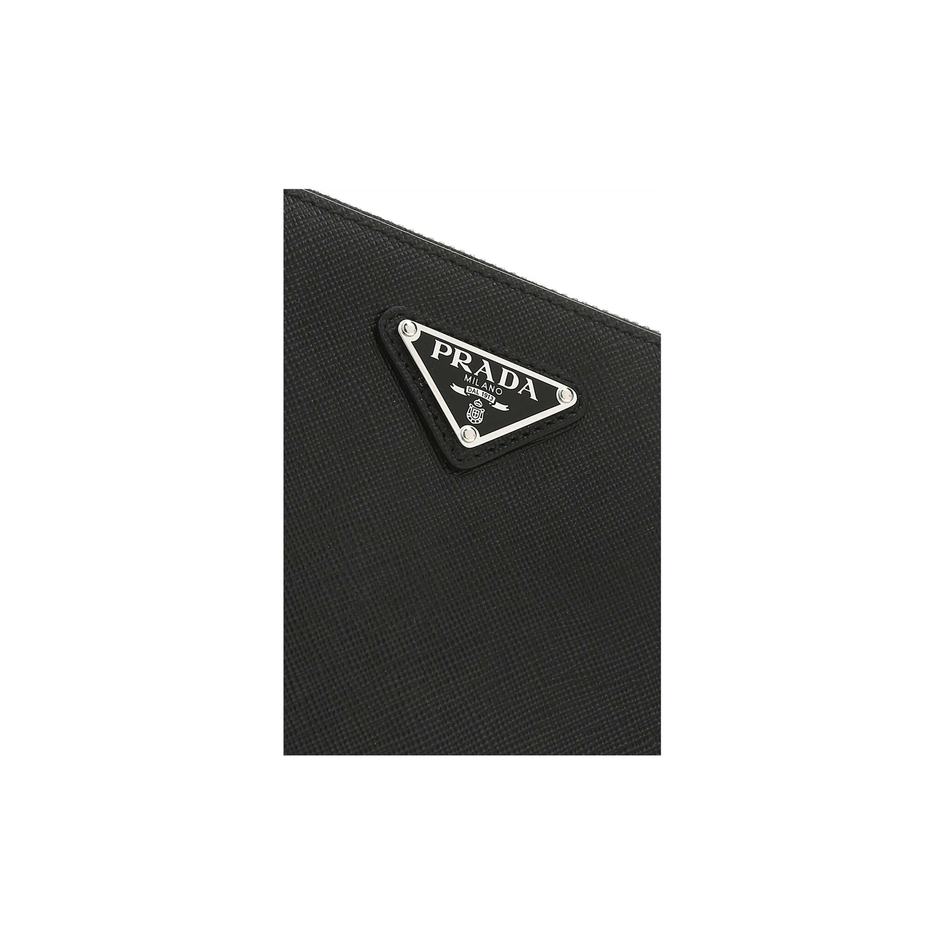 Prada Clutch em Pele